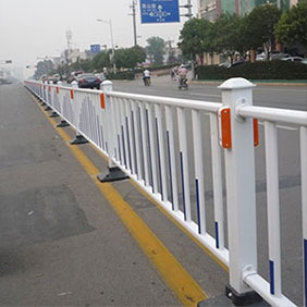 1. Sprayed zinc steel road guardrail